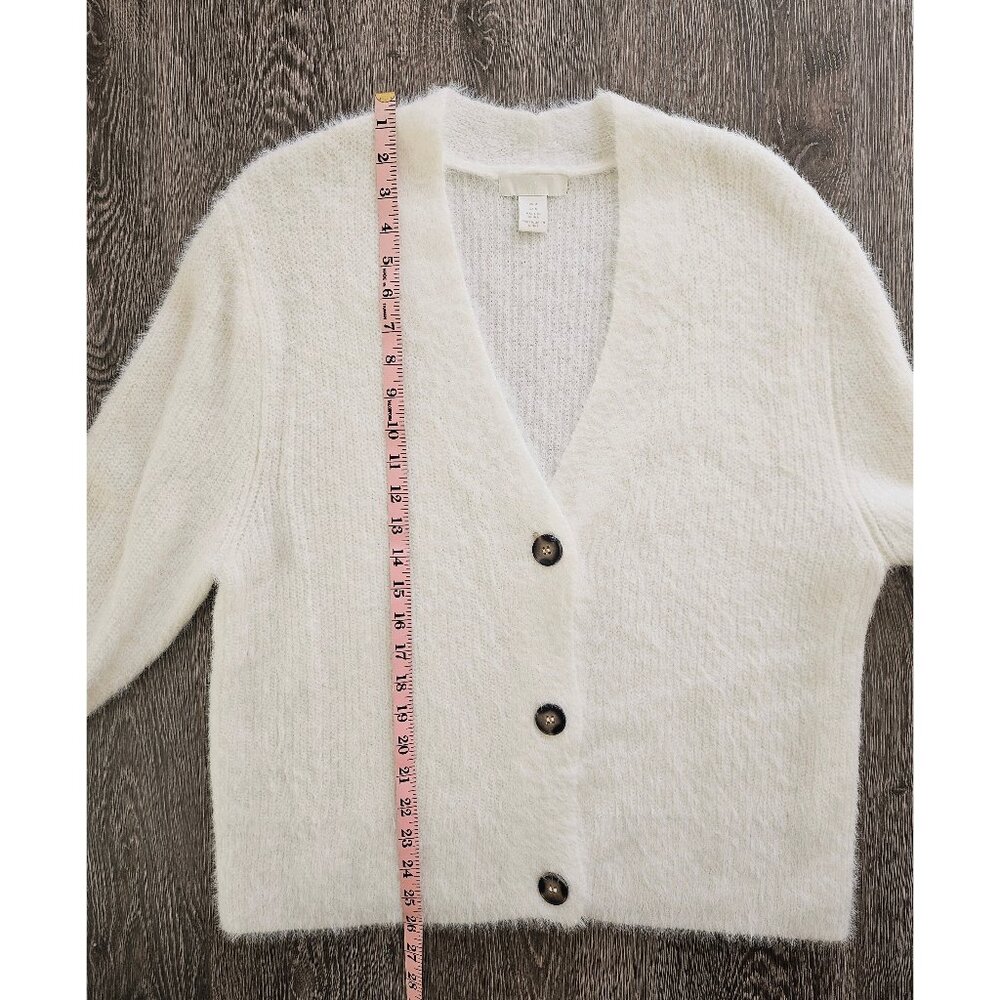 H&M Cream Fuzzy Knit Cardigan M Soft Cozy V-Neck Button - Picture 6 of 8